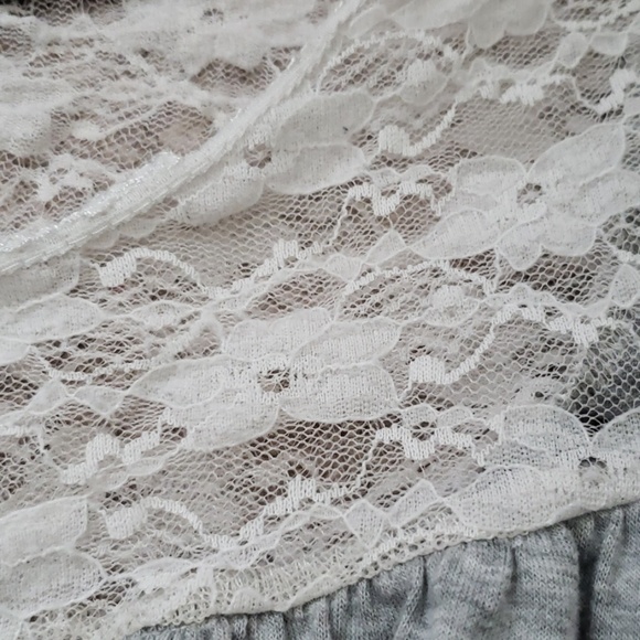 Lace Flowy Flats & Heels Top - Picture 4 of 4